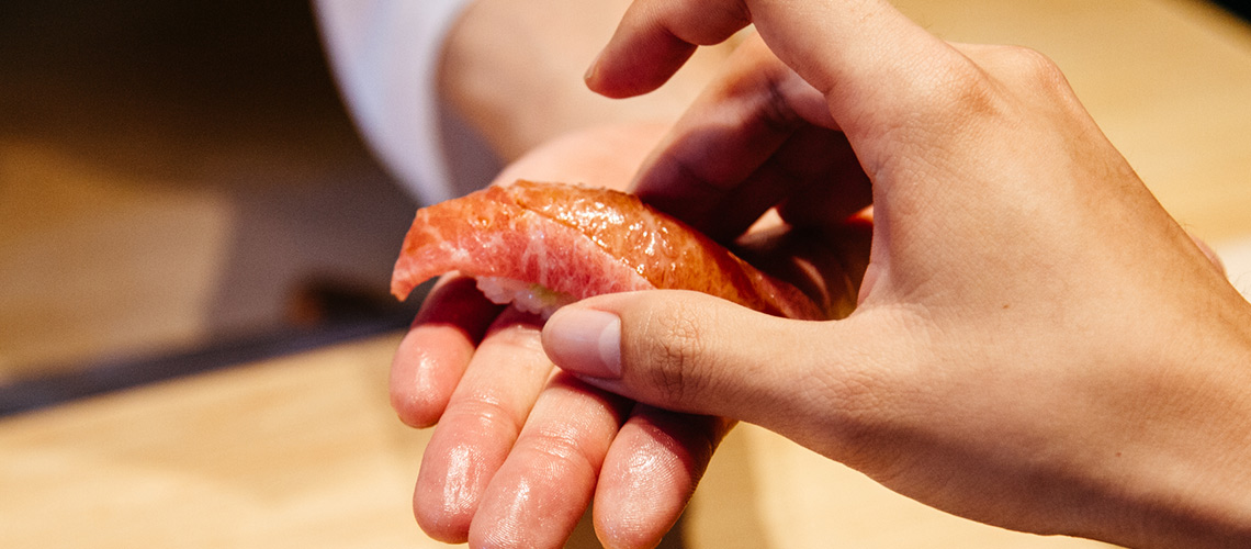 อยู่เพื่อกิน : Sushi Kappou Kitaohji สัมผัสฤดูหนาวของญี่ปุนผ่านชุดอาหารระดับจักรพรรดิ