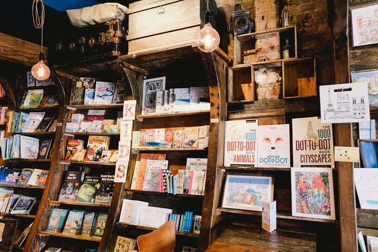 The Ship Of Adventures : ร้านหนังสือเด็กในย่าน Hackney กลางกรุงลอนดอน  ที่เชื่อว่าการอ่านคือการผจญภัย – A Day Magazine