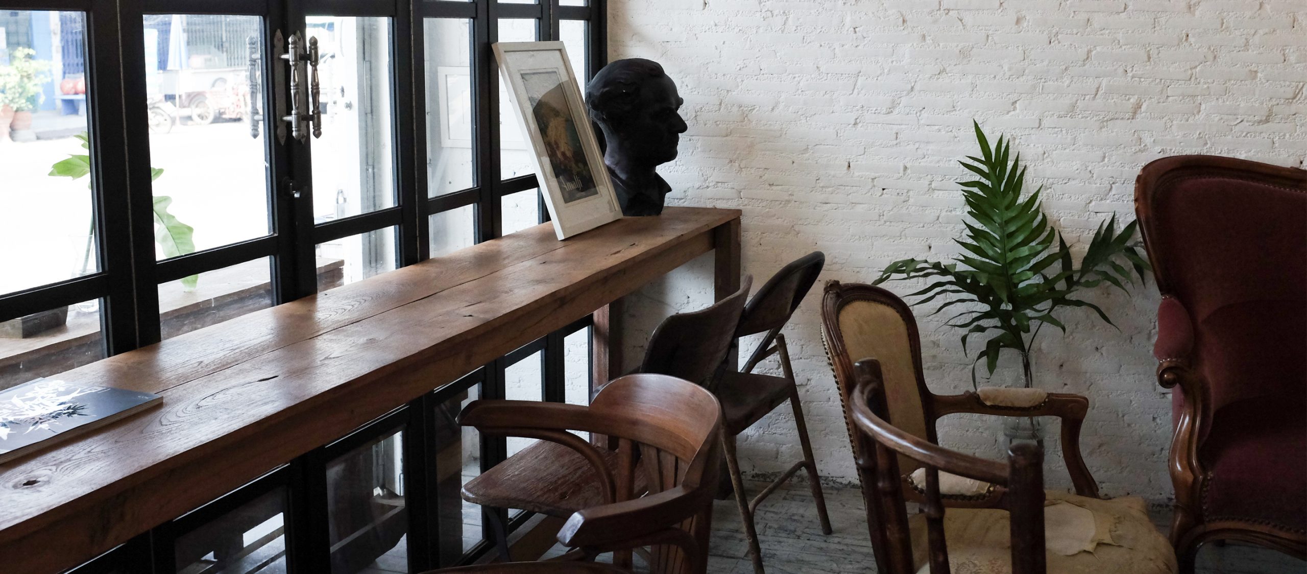 MAN Espresso Bar บาร์กาแฟของทายาทร้านกาแฟเก่าในชัยนาทที่อยากเบลนด์ความทันสมัยให้เข้ากับชุมชน