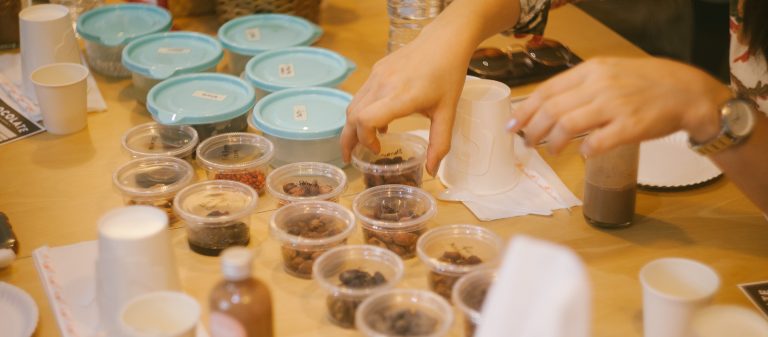 How to Eat Craft Chocolate คราฟต์ช็อกโกแลตดีๆ จะอร่อยขึ้นอีกเมื่อชิมอย่างถูกวิธี