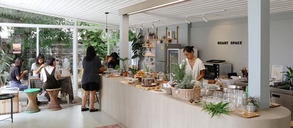 ‘ใจดี อะไรก็ดี’ กิน ดื่ม ทำ กับหลากแบรนด์ที่เชื่อเรื่องการกินอยู่ที่ดี ใน The Pop-Up Heart Space