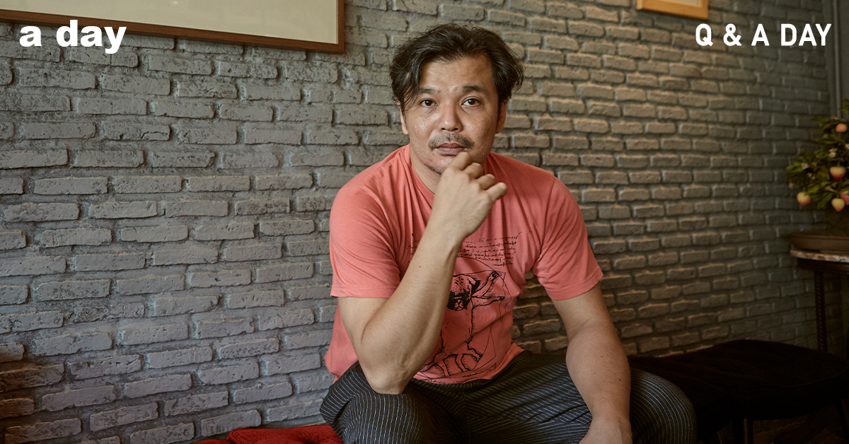“นี่เป็นยุคของพวกน้องแล้วนะ” Yokee Playboy กับ 23 ปีแห่งการบำเพ็ญตบะทางดนตรีอย่างไม่ลดละ
