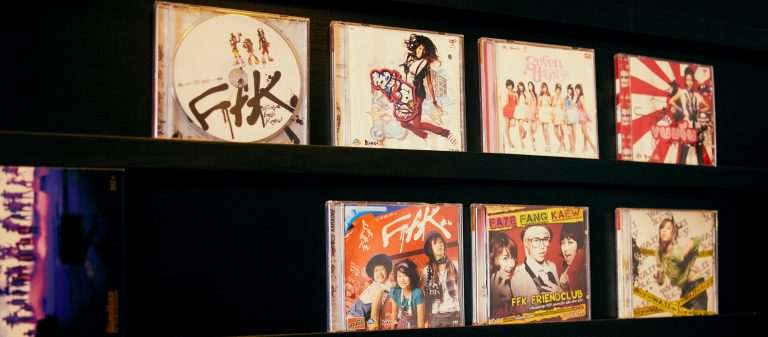 จากกามิกาเซ่สู่รักติดไซเรน มอง T-pop ผ่านมุม 2 โปรดิวเซอร์ผู้สร้างทุกเพลงป๊อปที่คุณรัก