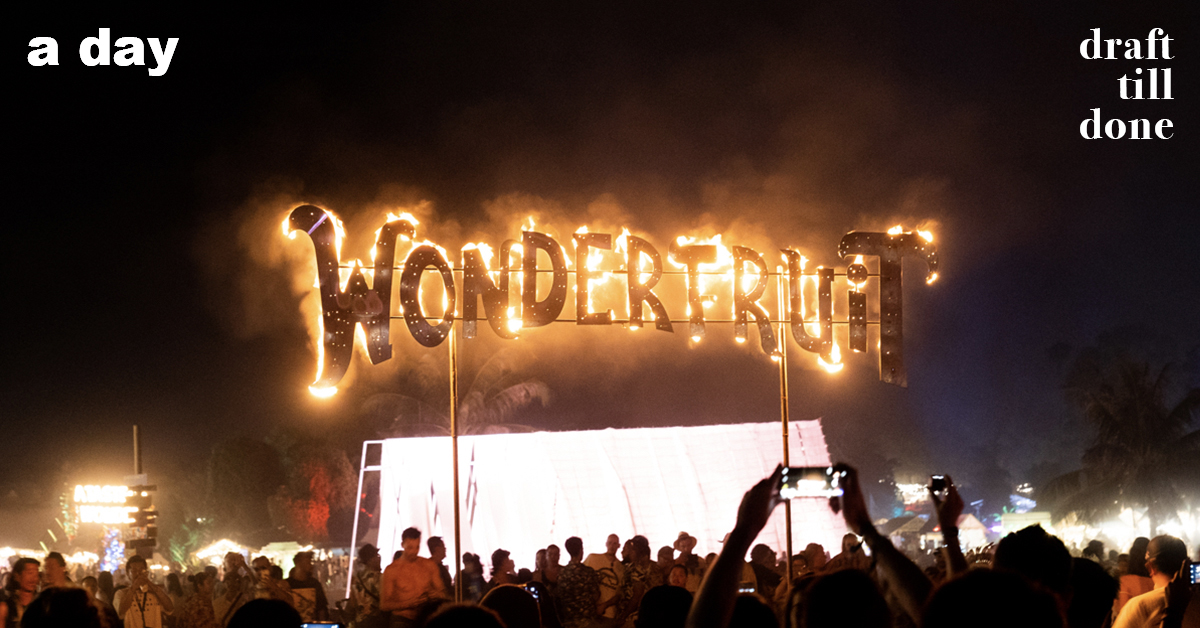 ตาดู หูฟัง มือร่ายรำไปตามเสียงดนตรี ใน ‘Living Village’ โซนใหม่ของ Wonderfruit Festival ที่ได้ไอเดียจากร่างกาย