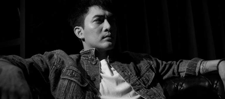 “การร้องไห้ที่ถูกคือการร้องไห้ให้ตัวเอง” วันที่ ‘แม็กซ์ เจนมานะ’ ยอมรับว่าตัวเองร้องไห้เก่ง