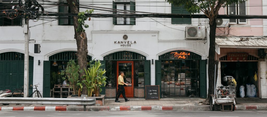 Kanvela House เปลี่ยนตึกเก่าอายุร้อยปีเป็นโฮสเทลที่ทำเอาแขกผู้เข้าพักอยากหลงลืมวันเวลา
