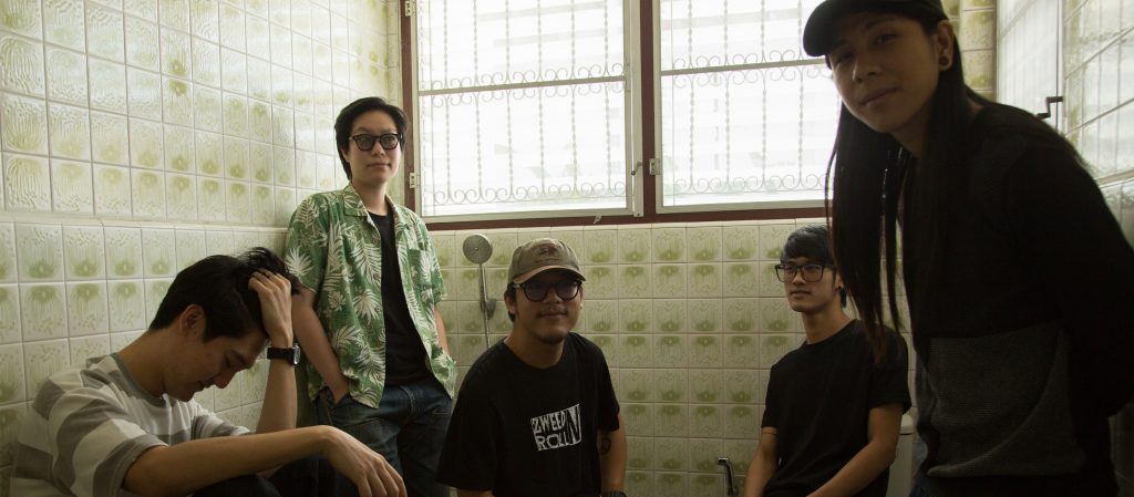 จาก ‘ธันวาคม’ สู่ ‘ช่วงเวลา’ การเดินทางตลอด 8 ปีของวงดนตรีที่คอยอยู่เป็นเพื่อนคนเศร้าชื่อ Zweed n’ Roll