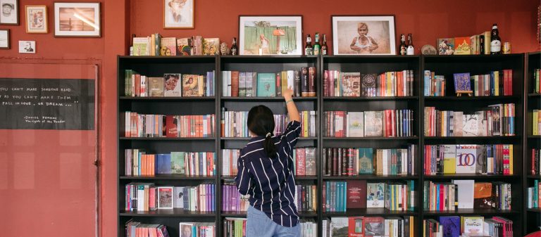 Wild Dog Bookshop ร้านหนังสืออิสระที่ขอนแก่นของหนุ่มใต้จากสตูล