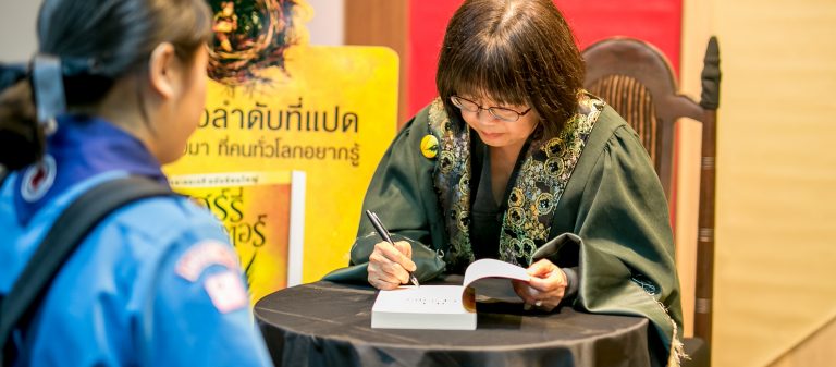 ความสุขจากวรรณกรรมที่ขีดเขียนชีวิตของ ‘สุมาลี บำรุงสุข’ นักแปลผู้แนะนำแฮร์รี่ พอตเตอร์ ให้ชาวไทยรู้จัก