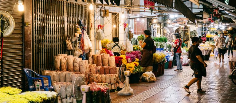 Humans of Flower Market โปรเจกต์คึกคักของนักออกแบบที่อยากฟื้นปากคลองตลาดให้ครึกครื้น