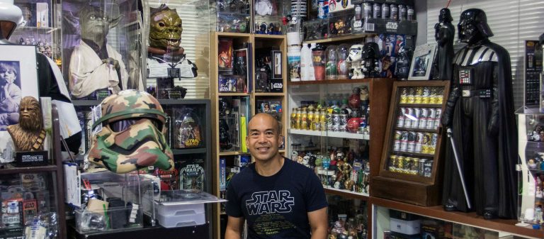 จักรวาลของสะสมของ อาร์ต อธิศ แฟน Star Wars ผู้เคยใส่ชุดสตอร์มทรูปเปอร์ไปกระทบไหล่ผู้สร้างถึงอเมริกา