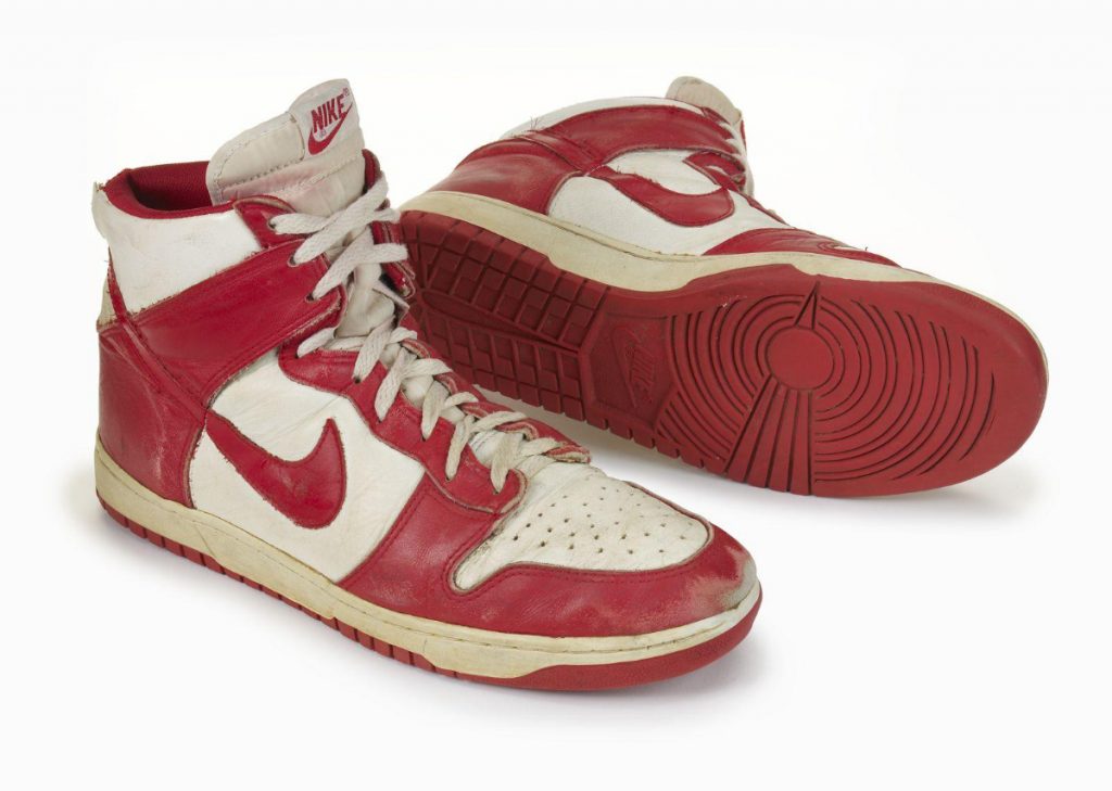 Nike Dunk หนึ่งในสนีกเกอร์ขายดีที่สุดในโลกที่ส่งผลถึงวัฒนธรรมที่หลากหลาย