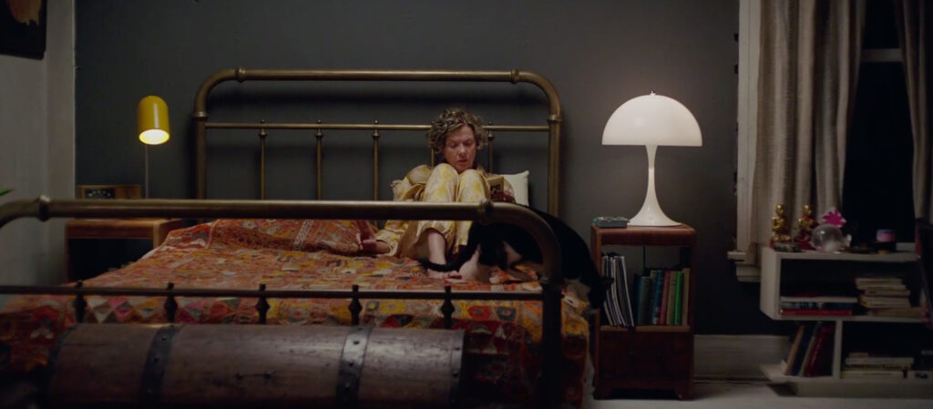 หญิงแกร่งและดีไซน์แห่งศตวรรษที่ 20 เรื่องของโคมไฟ Panthella จาก 20th Century Women
