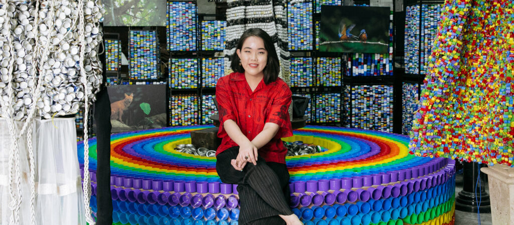 WISHULADA ศิลปินสื่อผสมผู้เปลี่ยนขยะ 2,390 กิโลกรัมเป็นสิงสาราสัตว์ เฟอร์นิเจอร์ และสารพัดของใช้