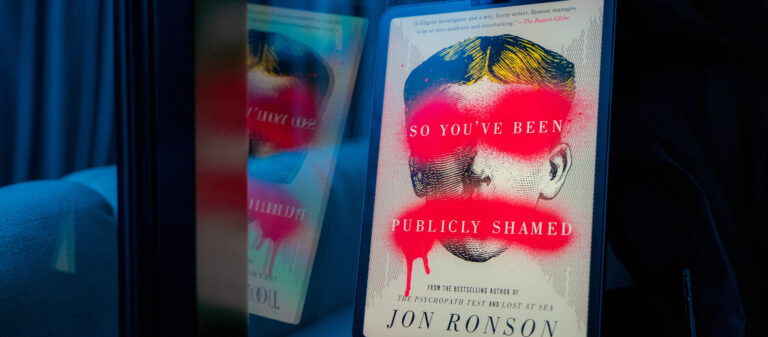 มีอะไรในทัวร์ลง? So You’ve Been Publicly Shamed หนังสือที่ออกตามหาต้นตอดราม่าออนไลน์