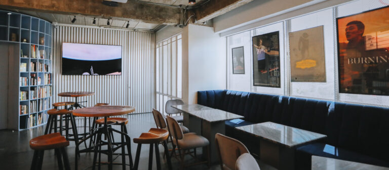 Doc Club & Pub. โรงหนังที่เชื่อในพลังการสนทนา และอยากเป็นพื้นที่สาธารณะของคนรักหนัง