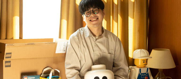 ก๊อต – ปิยฤทธิ์ ปัญจธรรมวิทย์ นักสะสม LEGO Minifigures ที่เป็นเหมือนเครื่องมือเยียวยาใจประจำบ้าน