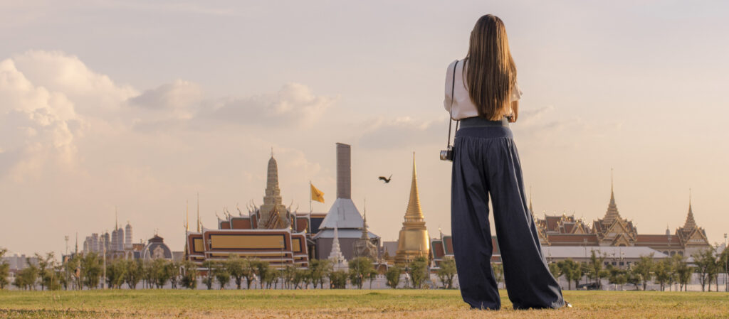 ‘พวกเราอยู่ในยูโทเปียหรือดิสโทเปียกันแน่’ เอมอัยย์ พลพิทักษ์ นักเขียนบทและผู้กำกับ Cloud Cuckoo Country