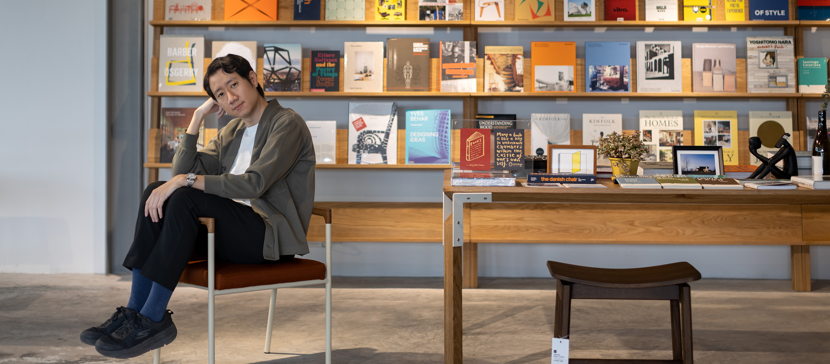 Flo Bookstore ร้านหนังสือดีไซน์ในสุขุมวิท 36 จุดนัดพบแห่งใหม่ของคนรักหนังสือ กาแฟ และเฟอร์นิเจอร์