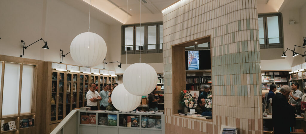 ร้านหนังสือริมขอบฟ้า พื้นที่นำเสนอ ‘ความรู้เรื่องเมืองไทย’ ผ่านบรรยากาศใหม่ที่เข้าถึงง่ายมากยิ่งขึ้น