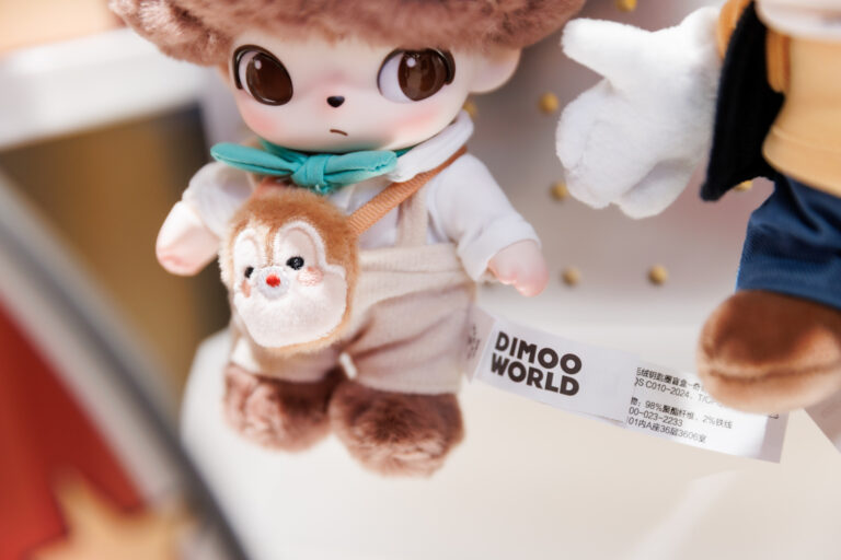 𝐃𝐈𝐌𝐎𝐎 จับมือกับผองเพื่อน 𝐃𝐈𝐒𝐍𝐄𝐘 ช่วยเติมเต็มวันของคุณด้วยสไตล์เรโทรสุดเก๋ น่ารักเกินห้ามใจ!