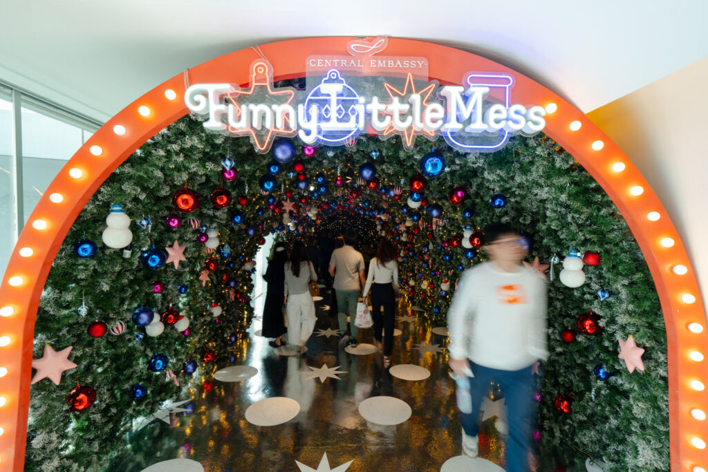 เซ็นทรัล เอ็มบาสซี ร่วมกับ STICKY MONSTER LAB เปิดตัว “FUNNY LITTLE MESS: SEASON OF GIVING” ครั้งแรกในเอเชียตะวันออกเฉียงใต้! ชวนเดินทางสู่โลกศิลปะกับเหล่ามอนสเตอร์ Redmon และ Elfmon สุดคิวต์ พร้อมส่งต่อพลังแห่งการให้ ตั้งแต่วันนี้ – 4 ม.ค. 69