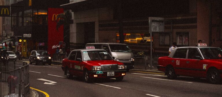 Red Things Hong Kong สำรวจฮ่องกงเมืองอิสระ ผ่านสัญญะของเฉดสีแดง