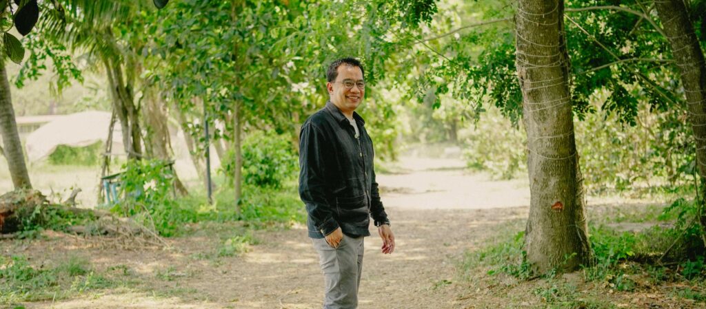วิสาหกิจชุมชนริเช่ฟาร์ม กับ Slow Tourism ที่พานักท่องเที่ยวไปกินปลาแม่น้ำ หัดทำเมี่ยงส้มโอ และคั้นน้ำผลไม้ตามฤดูกาลของชัยนาท