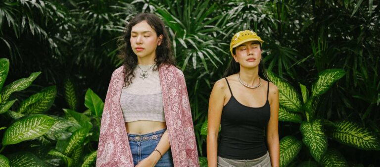 หลับตา หายใจ รับฟัง ถ้อยวาจาธรรมชาติในโปรเจกต์ Mangroove นท – พลอย