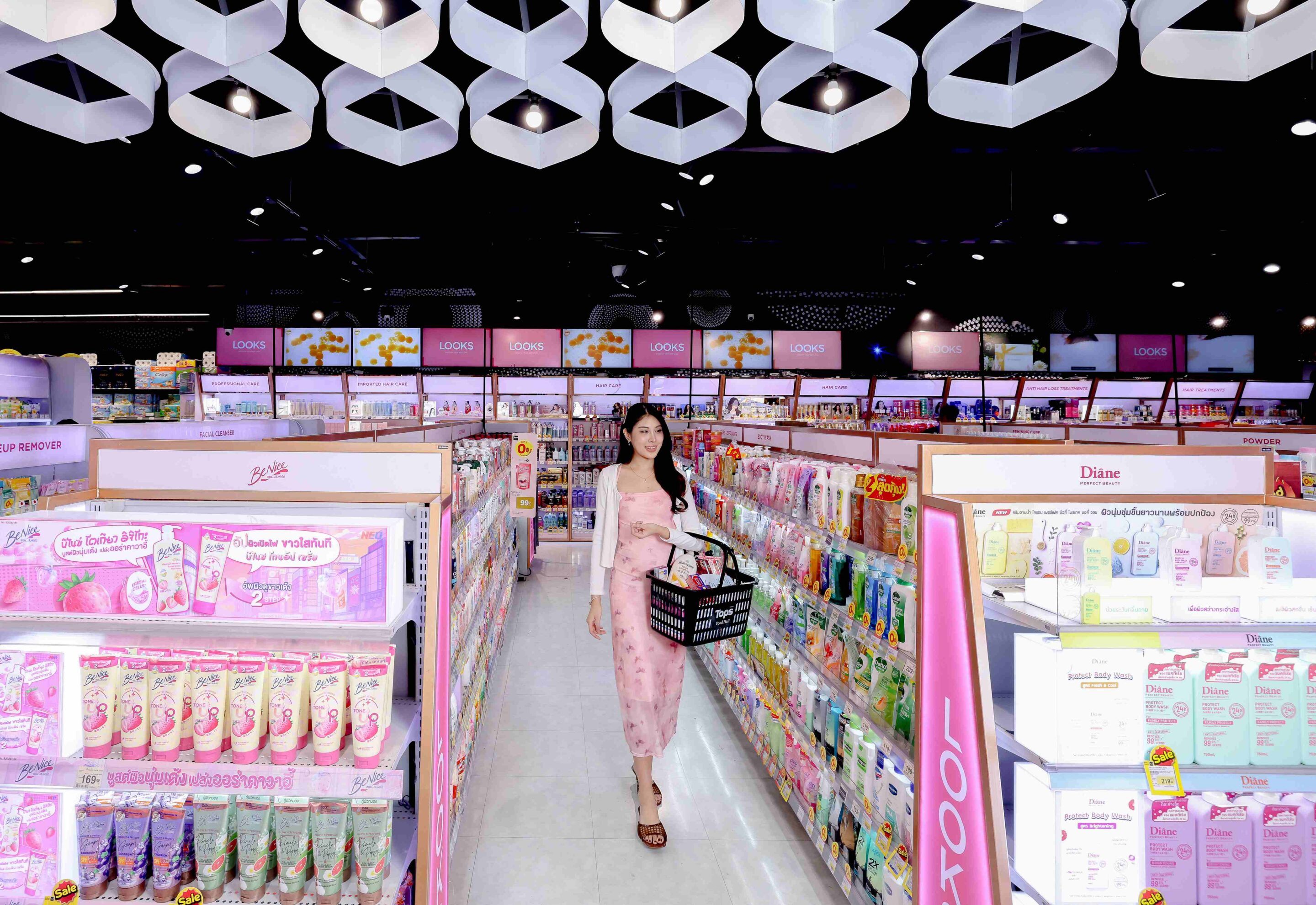 “สวยปรุงจืด” ก็ปัง “สวยปรุงจัด” ก็เริ่ด! เปิด 4 สูตรปรุงความสวยตาม Beauty Trends พร้อมเสิร์ฟ 11 ไอเทมตัวท็อปจาก “LOOKS Beauty Awards” ครั้งแรก