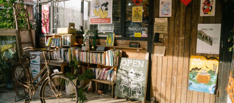 Huang Huang จากทริปฮันนีมูนของคู่รัก สู่ร้านหนังสือเล็กๆ ที่ครองใจชาวไถตงมา 16 ปี